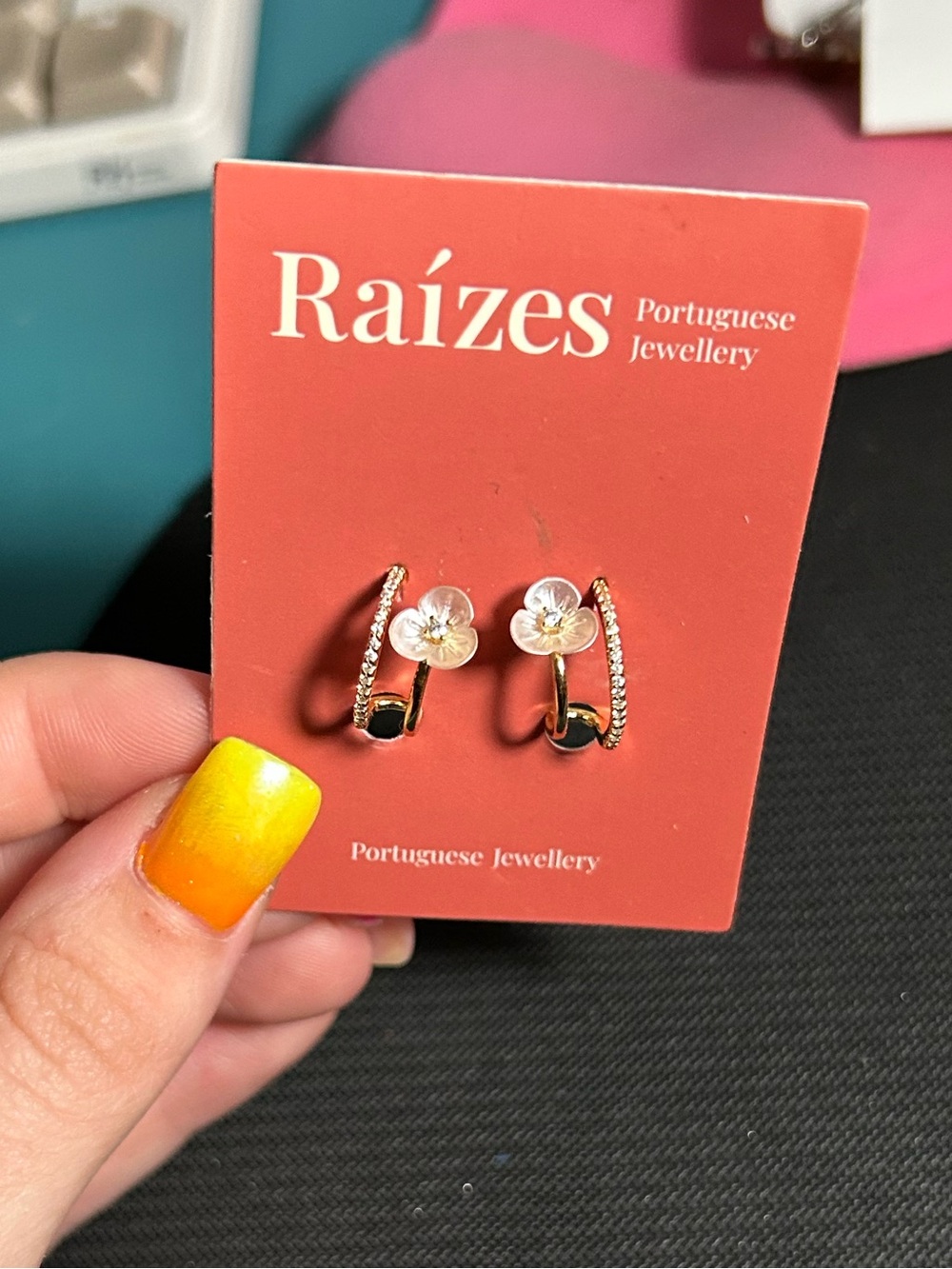 Raízes Gold 925 Sterling Silver Mother of Pearl Flower J Hoop Earrings